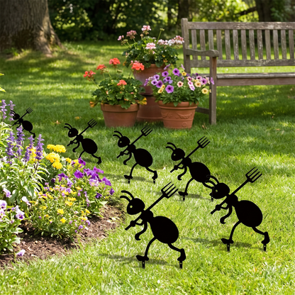 Iron Ant Garden Decor - Spooky & Festive Outdoor Yard Ornament for Halloween & Christmas